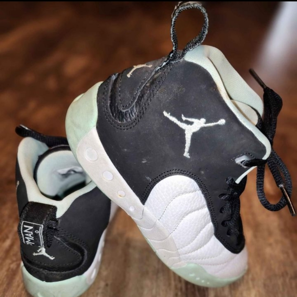 Girls Jordan's